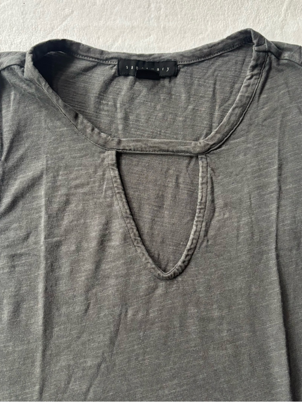 Sanctuary Charcoal Gray Cutout Tank Top Sz Large - Picture 3 of 5